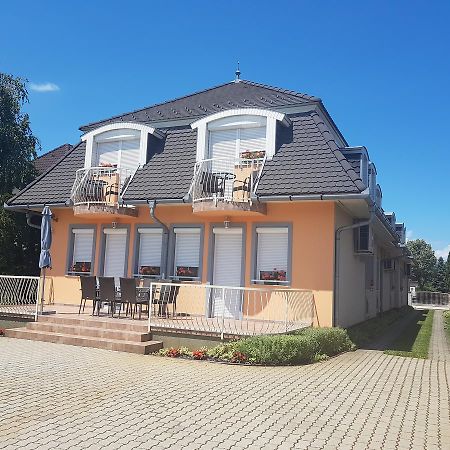 Richie Ii. Apartman Apartment Siofok Ngoại thất bức ảnh