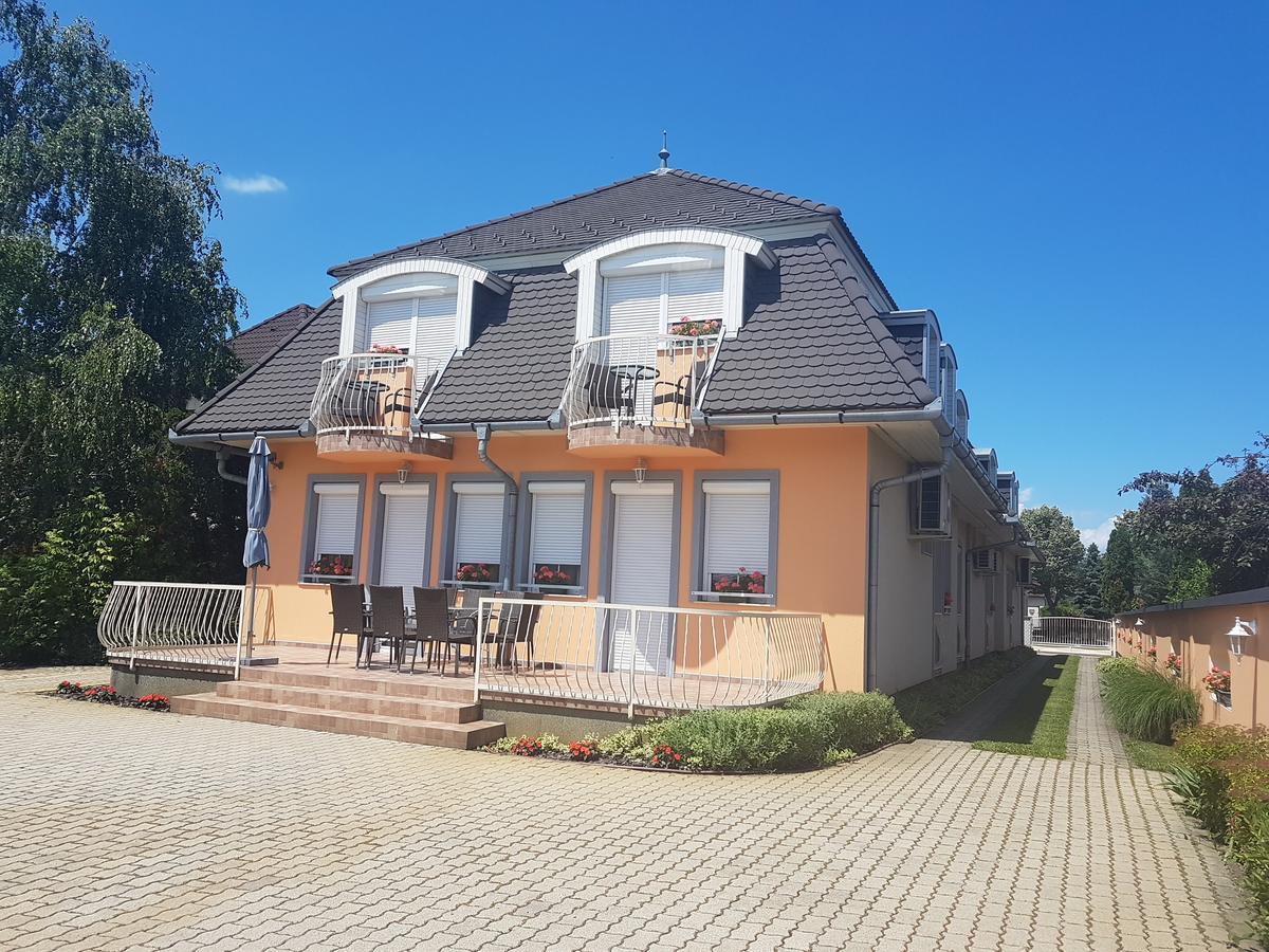 Richie Ii. Apartman Apartment Siofok Ngoại thất bức ảnh